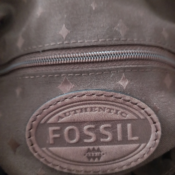Fossil Explorer Fold Over Brown Leather Crossbody Messenger or Shoulder Pre-Love - Picture 4 of 4